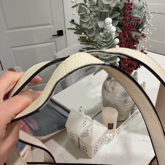 Poppy & Peonies Go Getter Tote in Cream - Picture 7 of 7